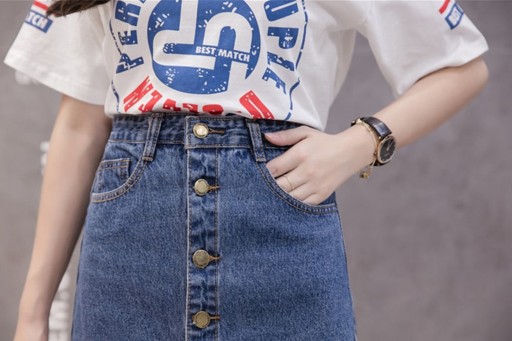 Dámska džínsová sukňa s gombíkmi A1140
