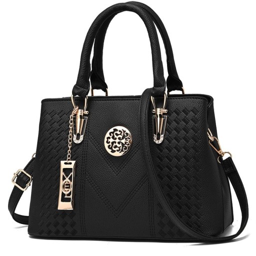 Dámska kabelka do ruky z umelej kože Elegantná taška s ozdobným medailónom a príveskom Nastaviteľný popruh cez rameno 30 x 23 x 13,5 cm