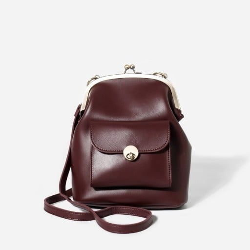 Dámská kabelka s kovovým rámovým zapínáním z PU kůže 24 x 18 x 7 cm Retro styl Přední kapsa s klopou a kulatým zámkem Tenký popruh