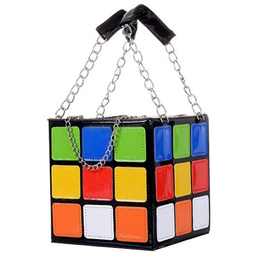 Dámska kabelka v tvare farebnej kocky Lesklý povrch z umelej kože Kovové reťazové uši Víko na zips Rozmery 14,5 x 14,5 x 14,5 cm