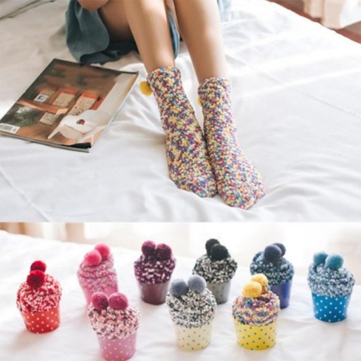 Dámske bavlnené ponožky s brmbolcami