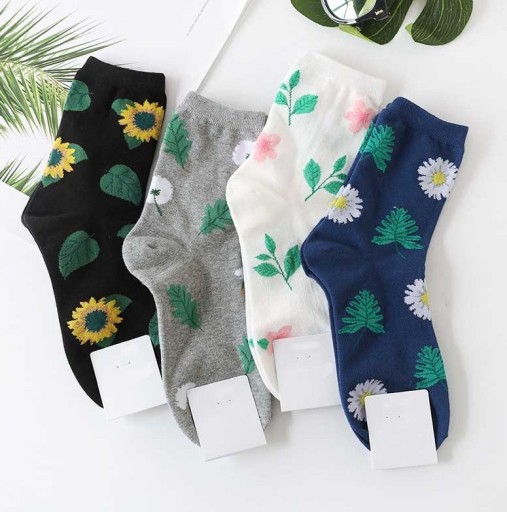 Dámske ponožky s kvetinami