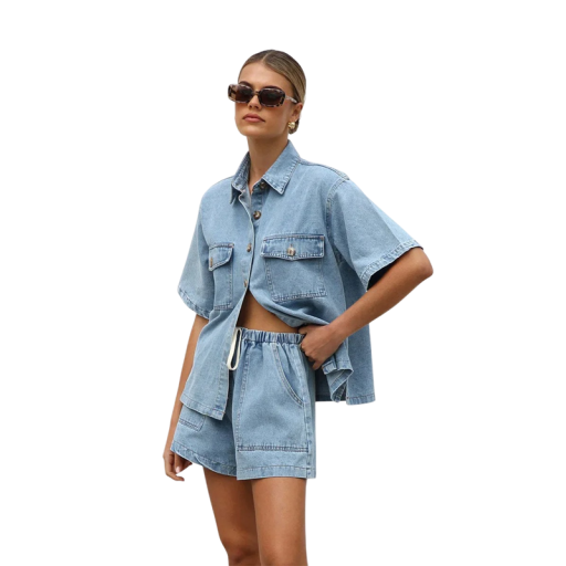 Damskt set jeansskjorta och shorts