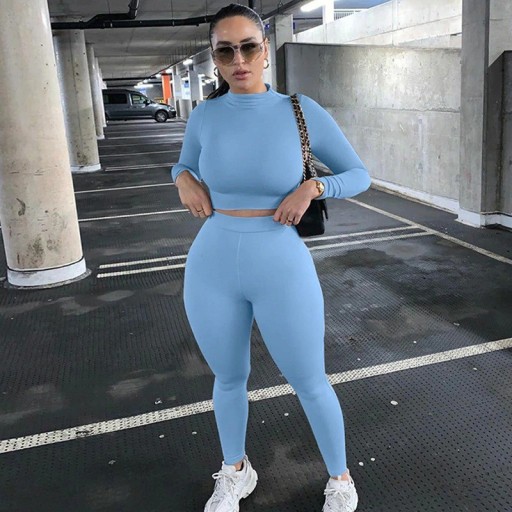 Dámsky crop top s dlhým rukávom a legíny B872