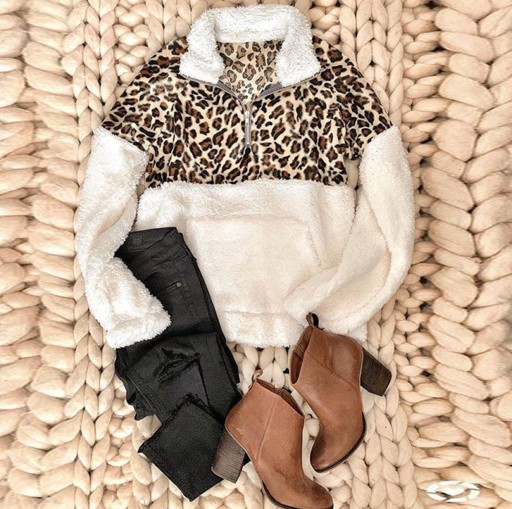 Dámský huňatý svetr s leopardím vzorem