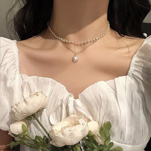 Dámský jemný náhrdelník s perlami