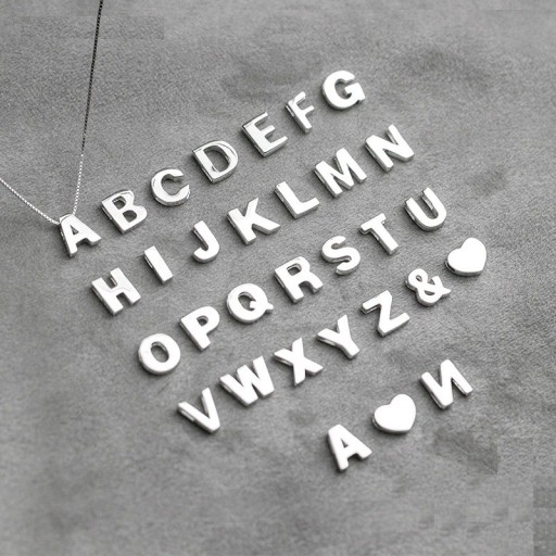 Dámský přívěsek s písmenem abecedy D430