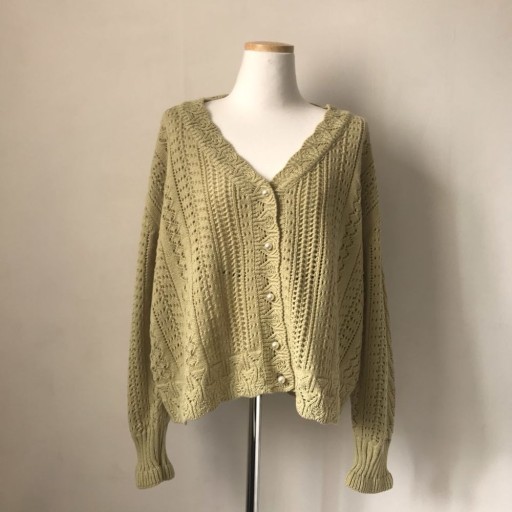 Dámský volný pletený svetr s knoflíky