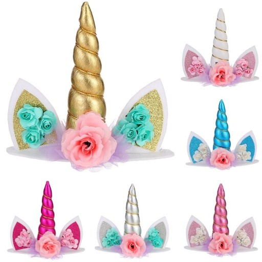 Decor de tort cu unicorn