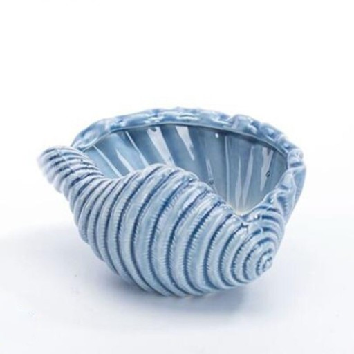 Decoratieve bloempot in de vorm van een schelp