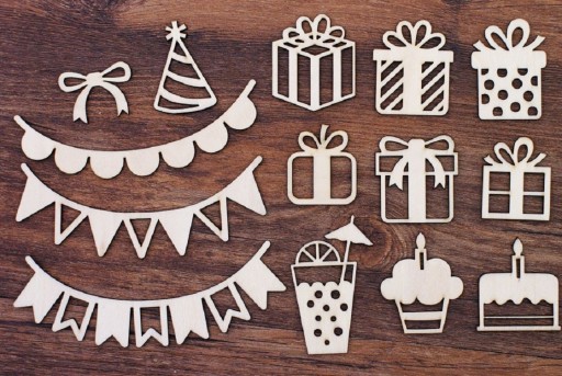 Décorations en bois découpées 39 pcs