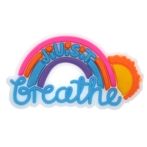 Dekorace na crocsy just breathe duha se sluncem PVC vícebarevná ozdoba do nazouvací obuvi doplněk do otvorů bot