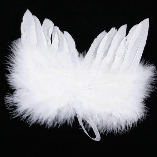 Dekoracja anielskimi skrzydłami