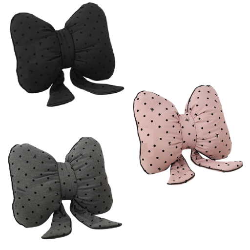 Dekorační polštářek ve tvaru mašle puntíkovaný textilní s dlouhými stuhami designový doplněk na sedačku postel