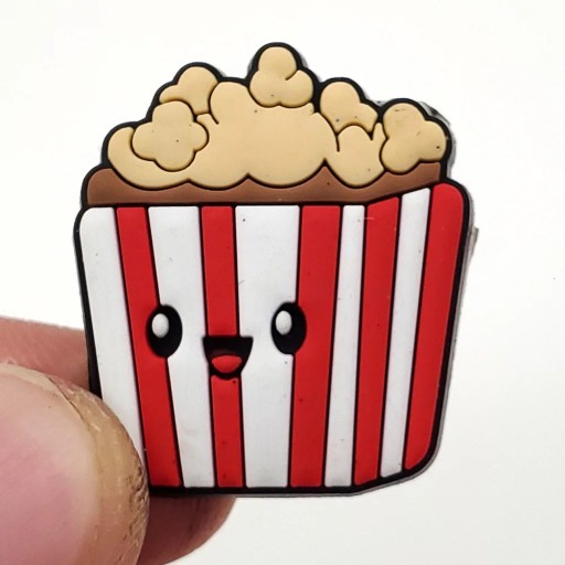 Dekoration til crocs popcorn med smil motiv PVC rød hvid bæger gul popcorn pynt til sko crocs sko tilbehør