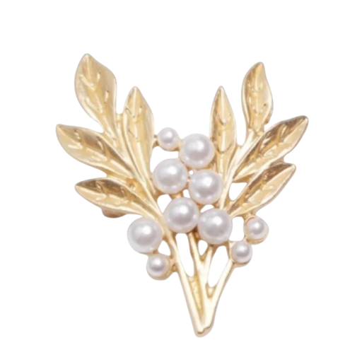 Dekoratív brooch levelekkel és gyöngyökkel, fém, arany, növényi motívum, kerek gyöngyökkel, elegáns kiegészítő zakóra, kabátra, pulóverre