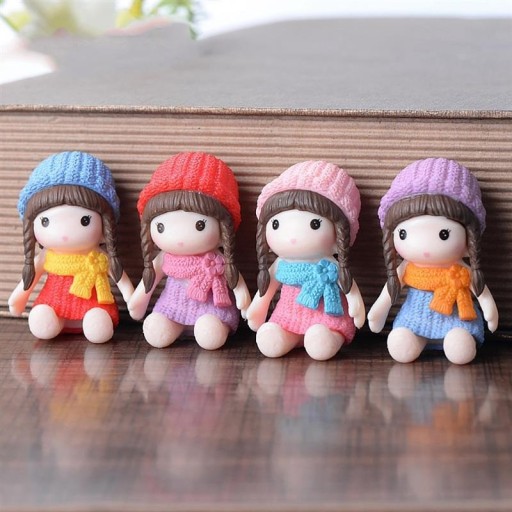 Dekoratív miniatűr babák 4 db