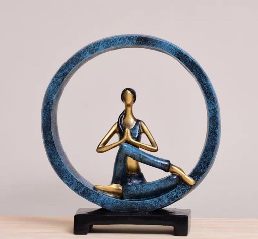 Dekorativ statue af en yogi
