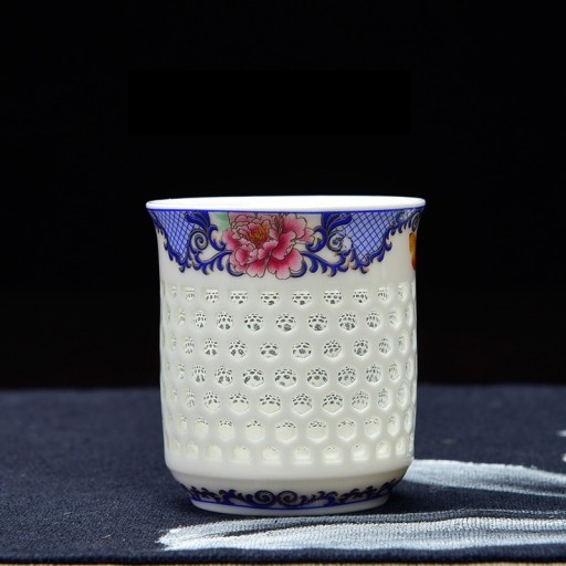 Dekoreret porcelænskrus