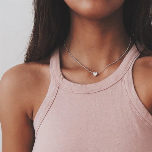 Delicado collar de corazón para mujer