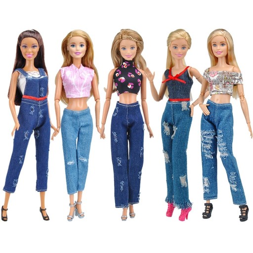 Denim-outfit til en dukke