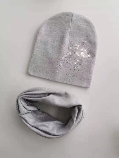 Detský set čiapky a nákrčník s hviezdou