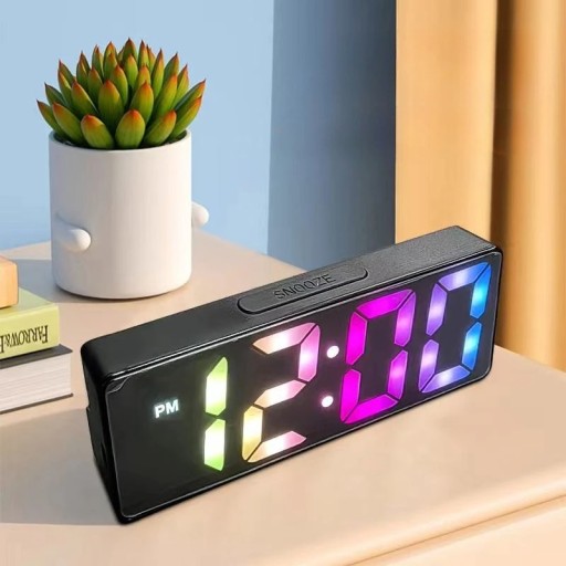 Digital vækkeur med farvedisplay 15,8 x 5,9 x 2,5 cm Type-C strømforsyning Dobbelt vækkeur Temperaturdisplay Dato Nattilstand Søvnfunktion