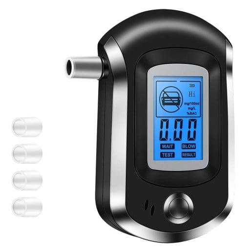 Digitale alcoholtester met verlicht LCD-display en meetinstructies Afmetingen 10,3 x 6,5 x 2,7 cm Voeding 3x AAA-batterijen Inclusief mondstukken