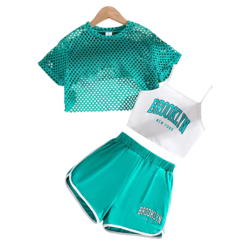 Dívčí letní set bílé tílko s tenkými ramínky Brooklyn zelené kraťasy na gumu Děrovaný crop top pohodlné oblečení na léto