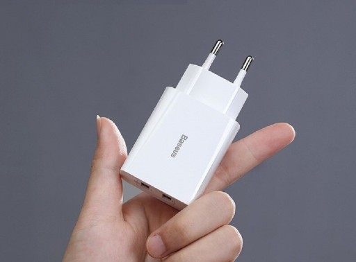 Dobbelt USB Quick Charge-netværksadapter
