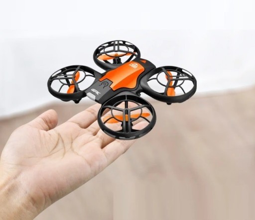 Drone med tilbehør K2626
