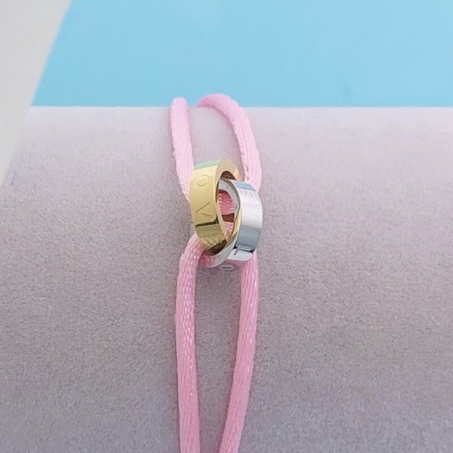 Durch Kreise verbundenes Schnurarmband