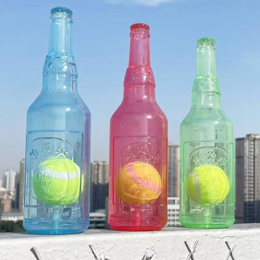 Duurzaam piepende honden speelgoed in de vorm van een fles met een tennisbal binnenin voor kauwen en interactieve spellen