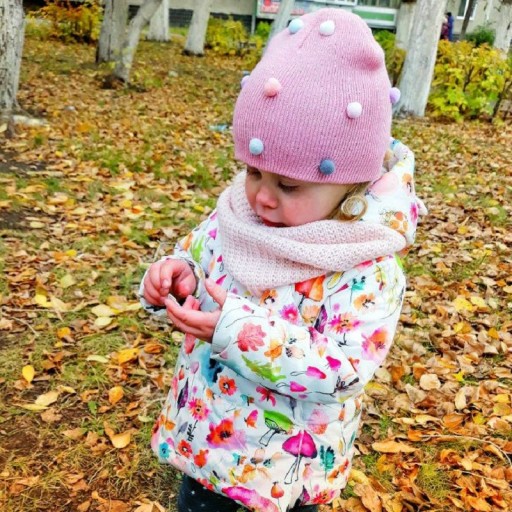 Dziecięca czapka zimowa z pomponami