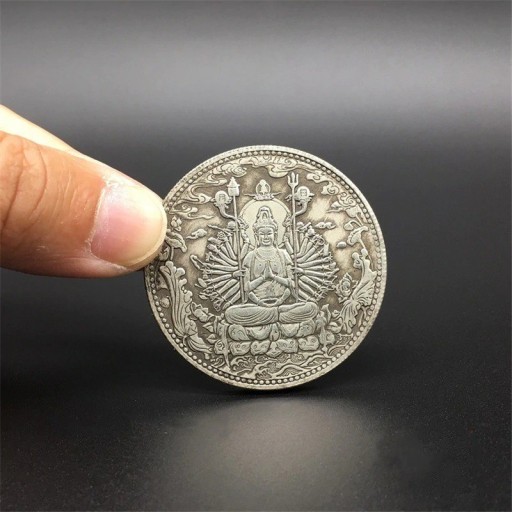 Eine Sammlermünze mit einer chinesischen Göttin