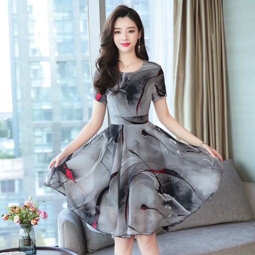 Elegáns sifon ruha