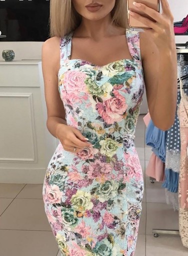 Elegant axelbandslös klänning för kvinnor