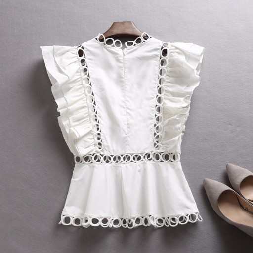 Elegant bluse med flæser