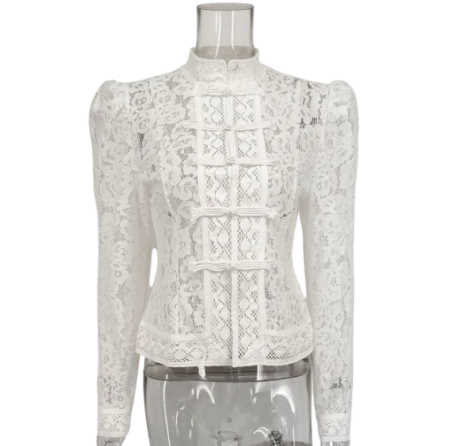 Elegant damebluse i blonder med krave Enfarvet skjorte med knaplukning Stilet top i let polyester til arbejde og fritid