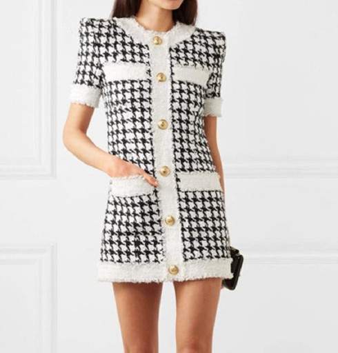 Elegant minikjole i sort og hvid