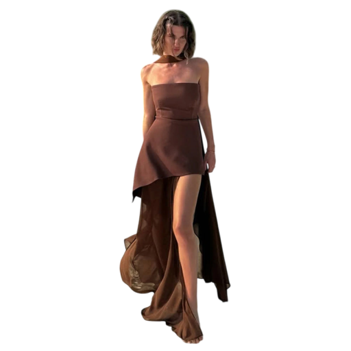 Elegantes trägerloses Kleid mit asymmetrischem Schnitt Langer luftiger Rock Markantes Schlitz Langes Tuch Leicht fließender Stoff
