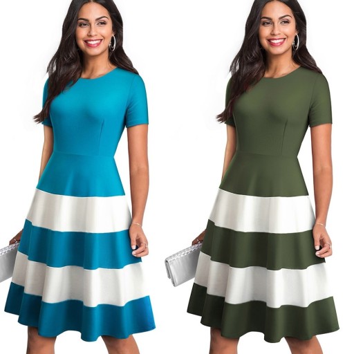 Elegantti raidallinen mekko