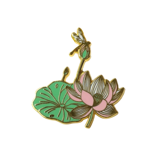 Emaille-Pin Lotosblüte mit Libelle botanische Brosche metallischer Anstecker grün-rosa natürlicher Motiv Zubehör für Rucksack Kleidungsklappe