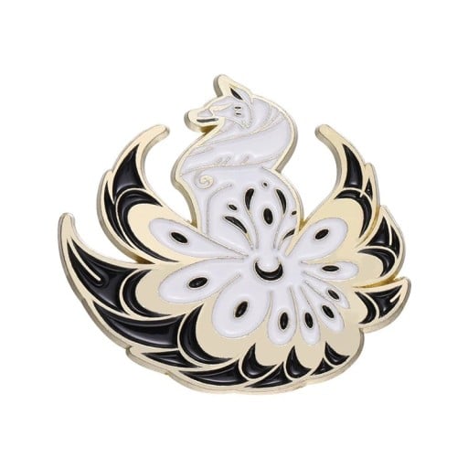 Enamelled Wolf Pin with Ornaments Approx. 2.8 × 3 cm Metal Brooch Black-White-Gold Design Badge for Backpack Clothing Lapel