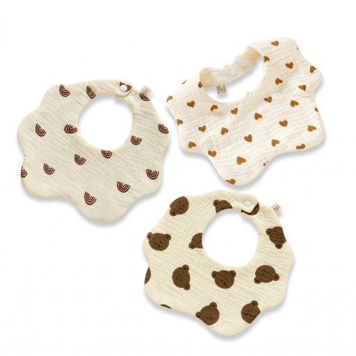 Ensemble de bavoirs pour enfants 3 pcs 25 x 24 cm Beige avec impression marron de arcs-en-ciel, cœurs et ours en peluche Bord ondulé Fermeture à boutons-pression au cou