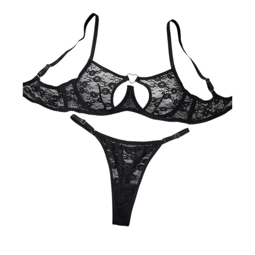 Ensemble de lingerie femme, soutien-gorge en dentelle avec armatures et cœur en métal au centre, et string avec bretelles réglables sur les côtés