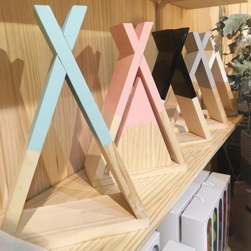 Estantería triangular