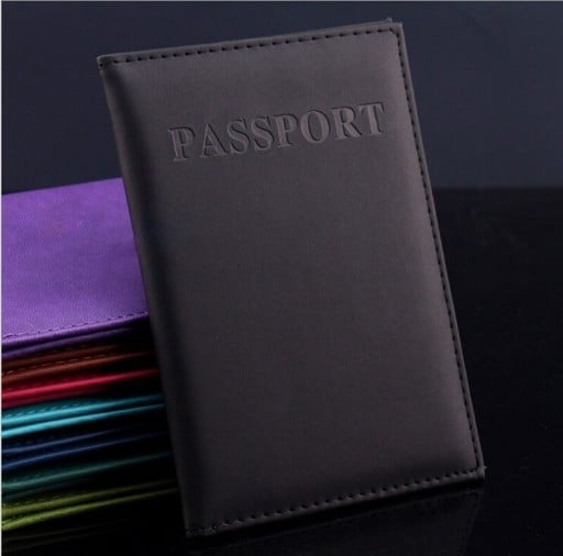 Étui pour passeport en simili cuir avec inscription en relief Passport Protection pour passeport avec bords surpiqués Dimensions 9,8 x 14,2