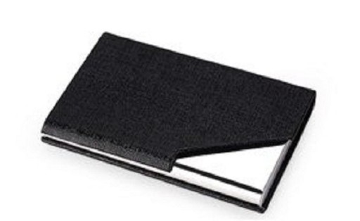 Etui voor kaarten en visitekaartjes van metaal en kunstleer met een gestructureerd oppervlak Glanzende metalen hoek Afmeting 9,6 x 6,5 cm