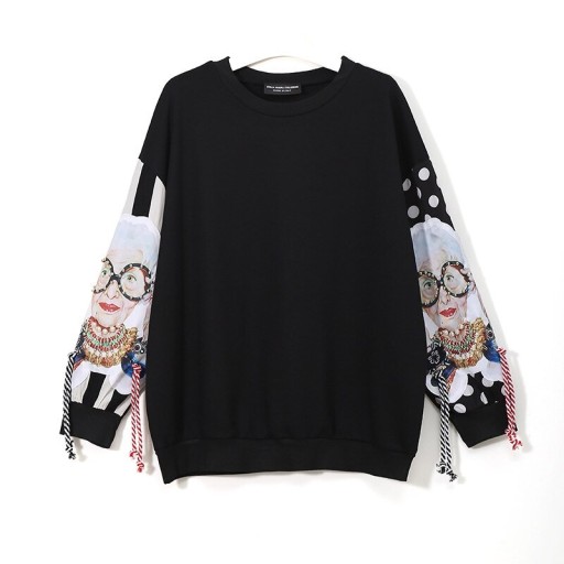 Extravagantes Damen-Sweatshirt mit Accessoires